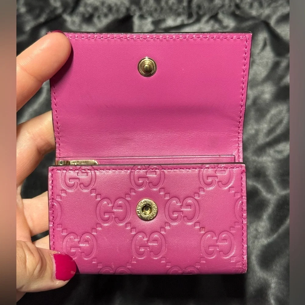 Gucci pink key holder